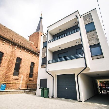 Royal Luxury Apartment Vrsac Zewnętrze zdjęcie